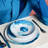 Melamin Geschirrset für 4 Personen - 16 Teile mit Trinkglas hellblau elegante Steingut Optik in weiss-blau Essgeschirr Gläser Wasserglas Tumbler Whiskey Campinggeschirr Picknick Camping Outdoor