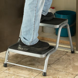 Caravan Trittleiter 2 Stufen Leiter 45x64x38 cm aus Stahl bis zu 150kg belastbar mit Anti-Rutsch-Trittfläche Doppeltrittstufe Einstiegshilfe Wohnwagen Wohnmobil Doppelstufe Zweistufiger Tritthocker